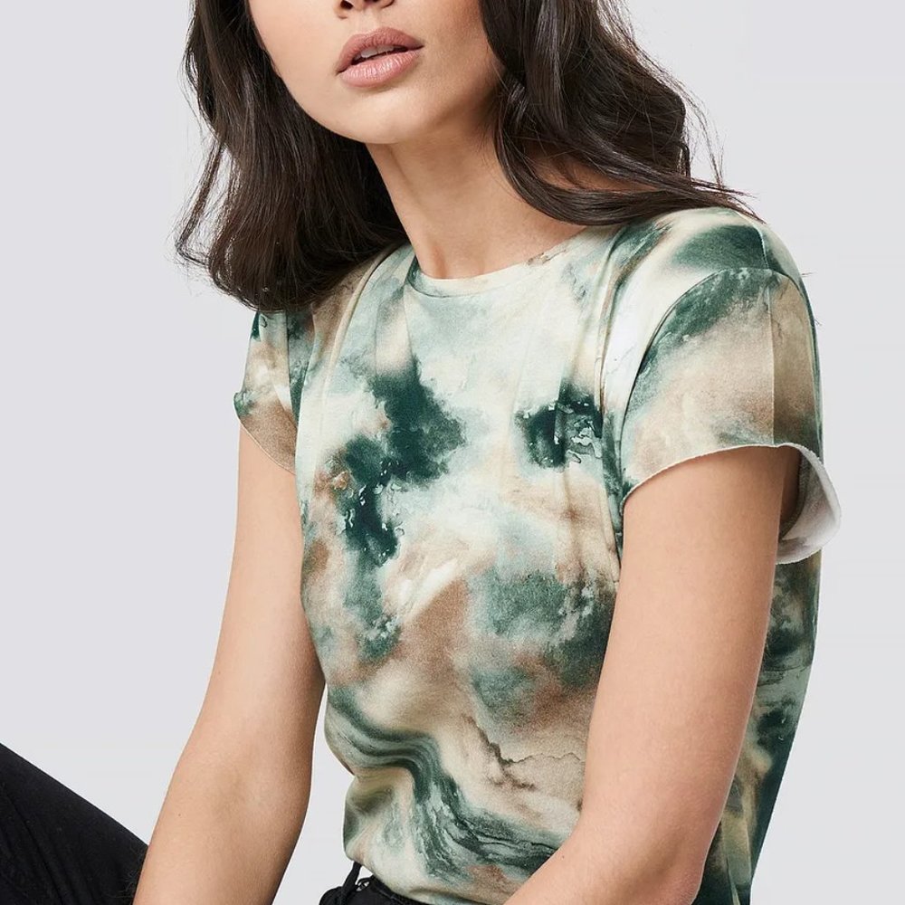NA-KD tie dye tshirt